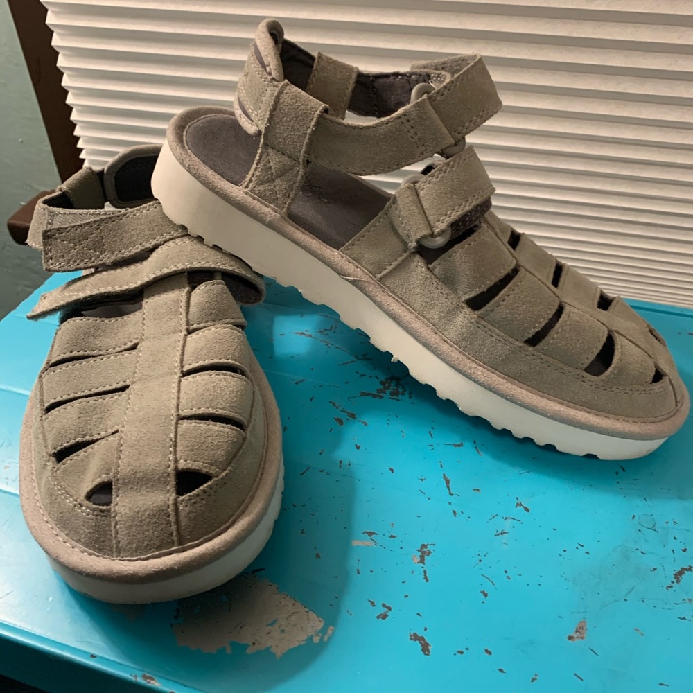UGG Mens Gray Suede Dune Fisherman Strap Sandals